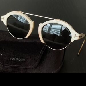 Tom Ford Farrah-02 (TF631) oval sunglasses